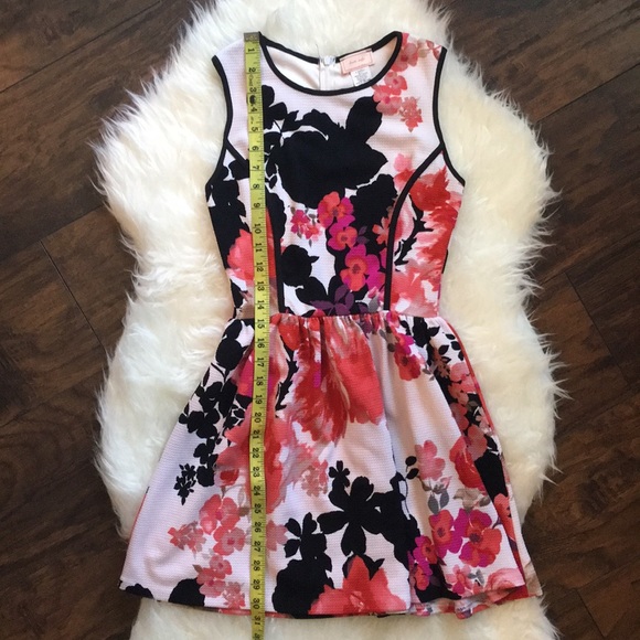 🌷 Black, Red & Pink Floral Dress - Picture 6 of 7